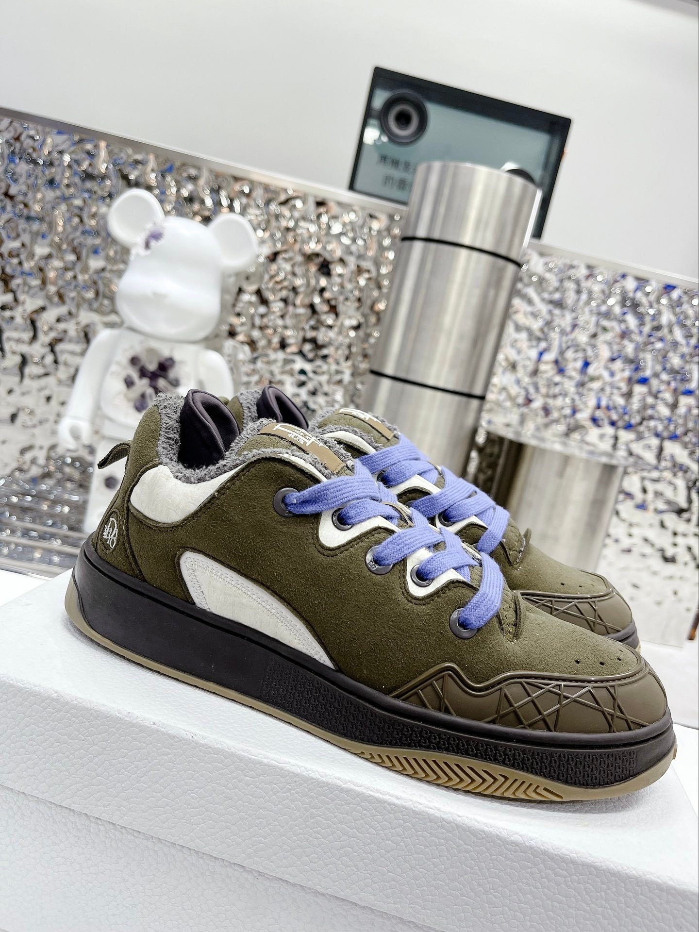 2738794c.jpg 2738794c