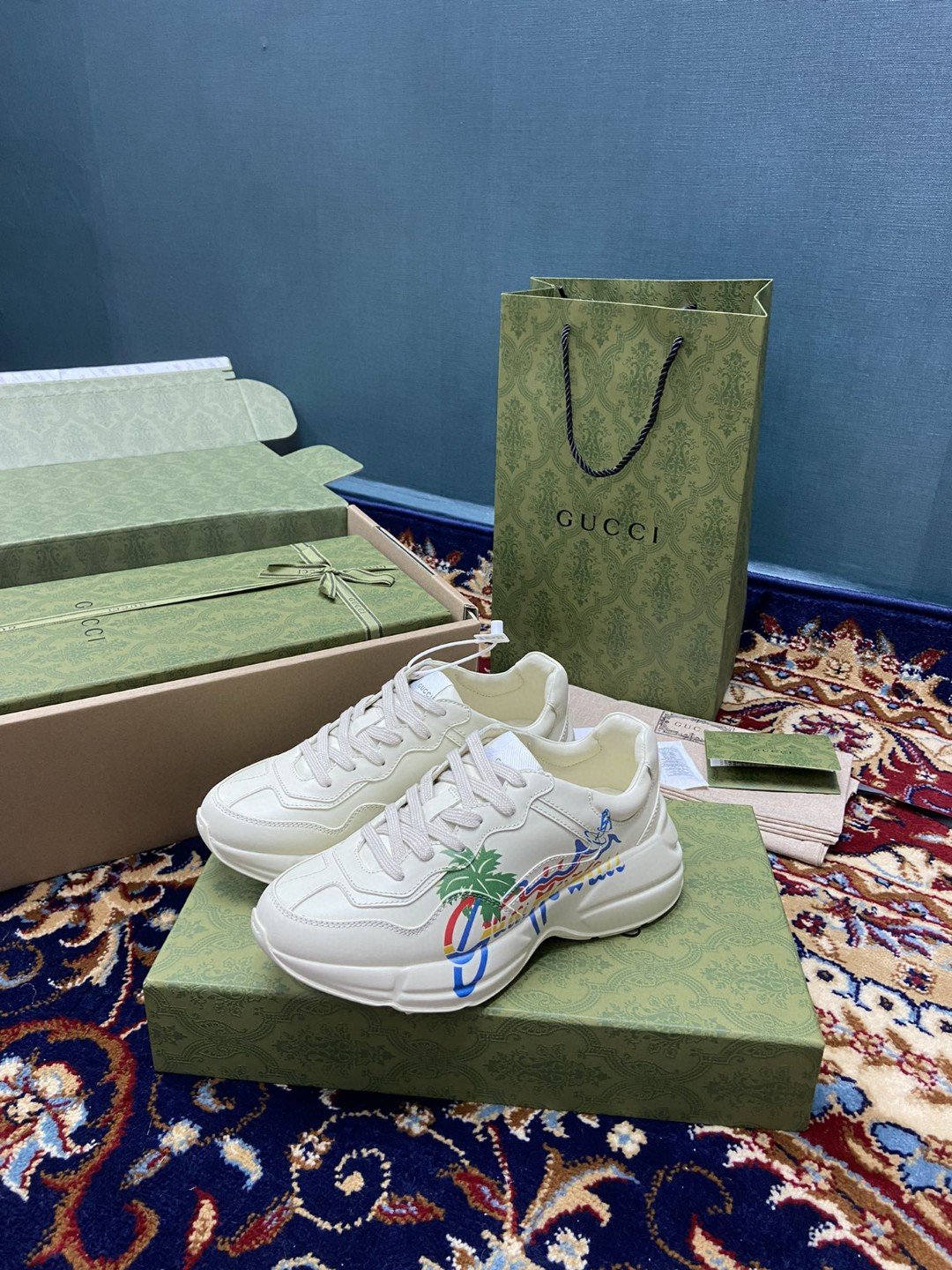 43318340-1.jpg 43318340 1