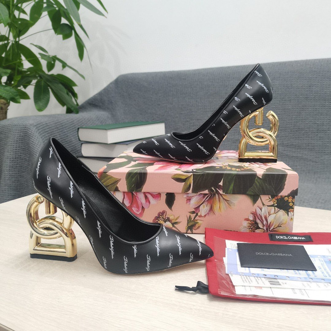 4d6788f7.jpg 4d6788f7