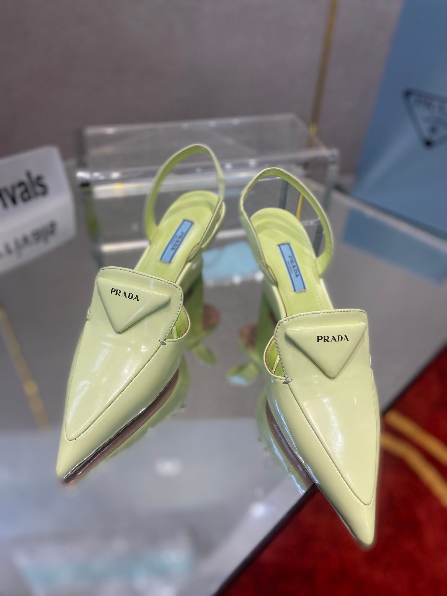 65d2b7b4.jpg 65d2b7b4