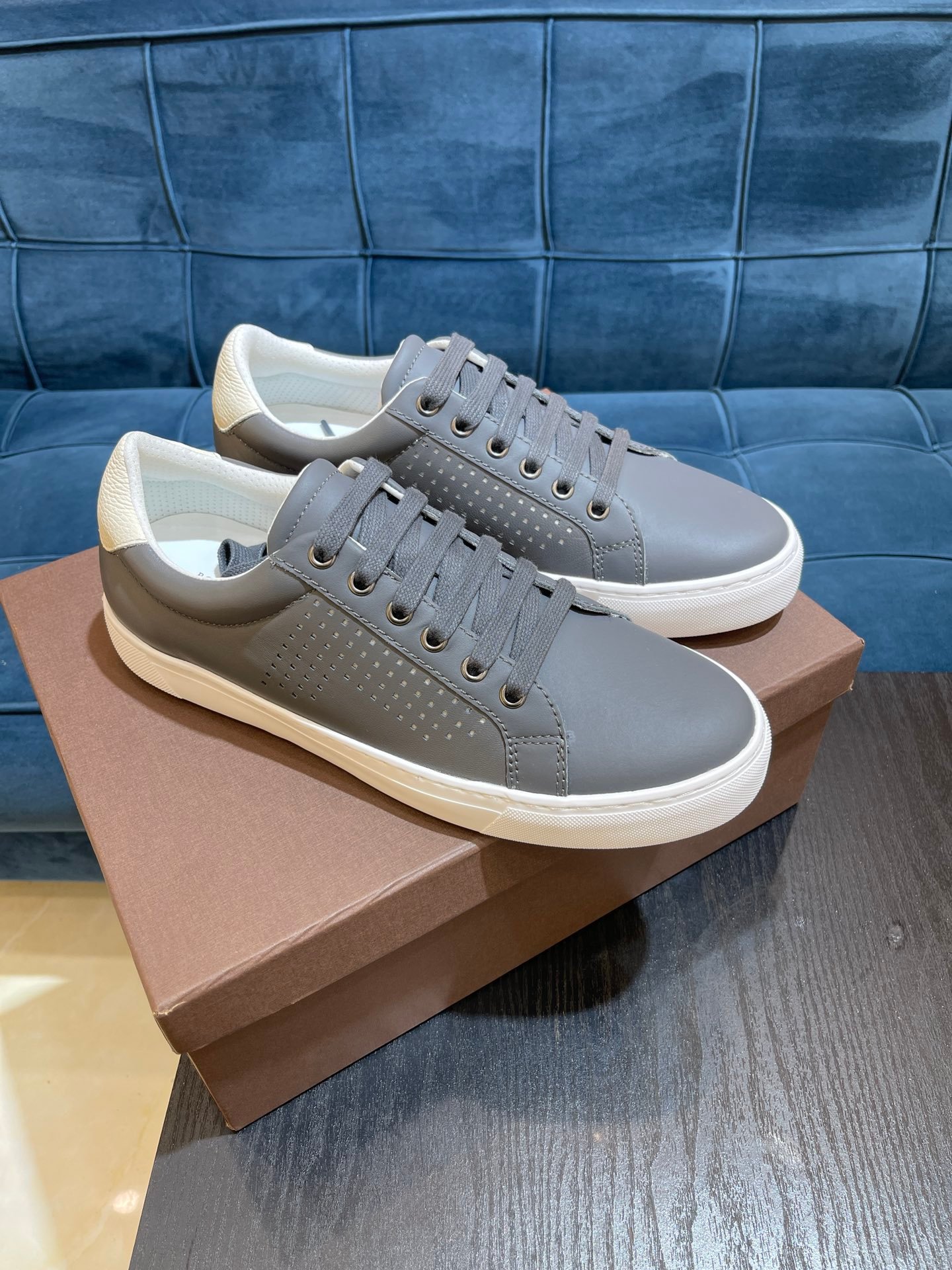 7c2b456d.jpg 7c2b456d