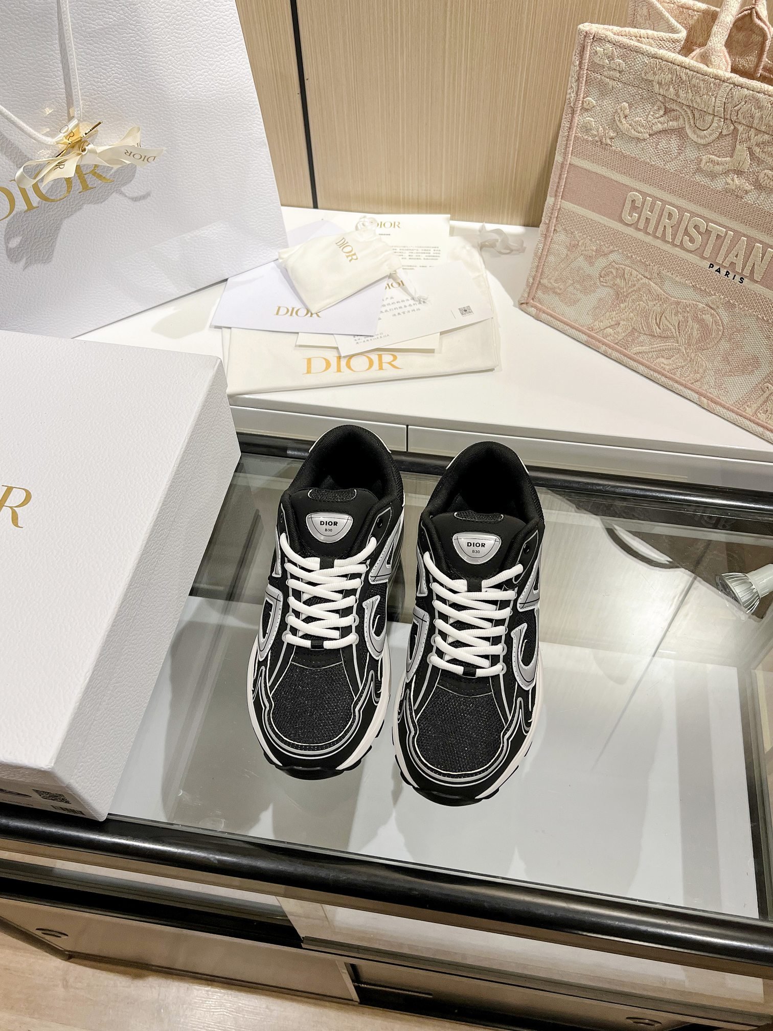 e7f88047.jpg e7f88047