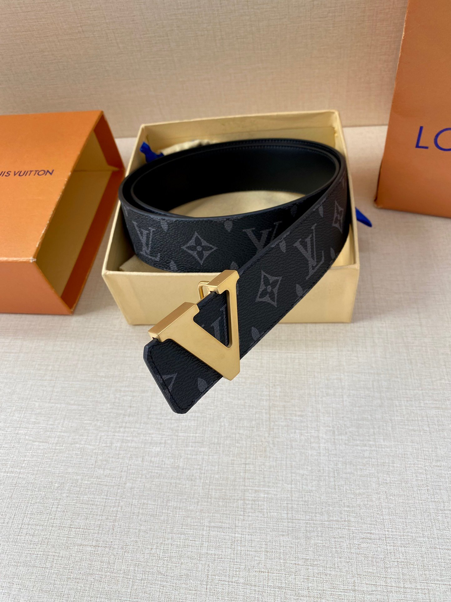 2c9d1aec.jpg 2c9d1aec