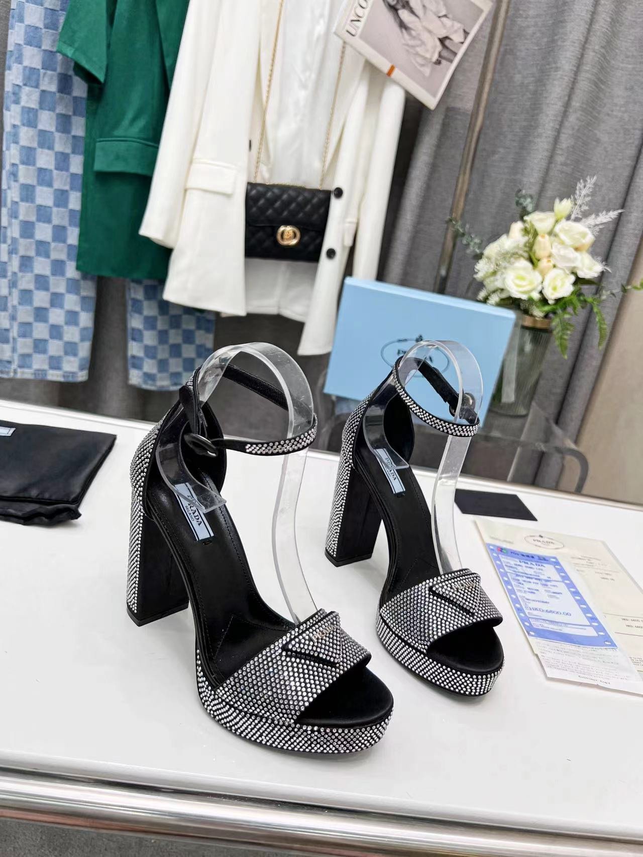 6498394f.jpg 6498394f