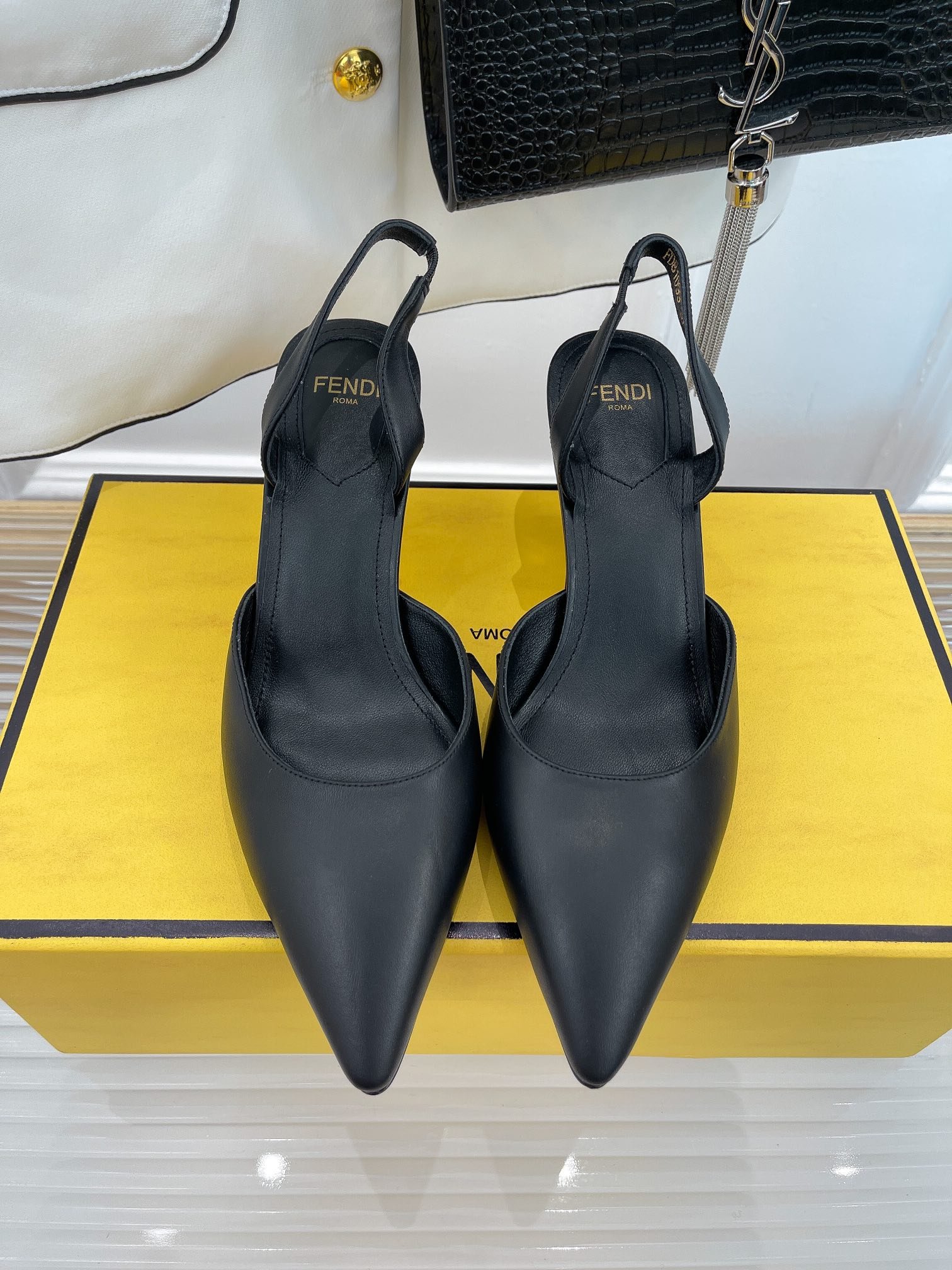 b39bf998.jpg b39bf998