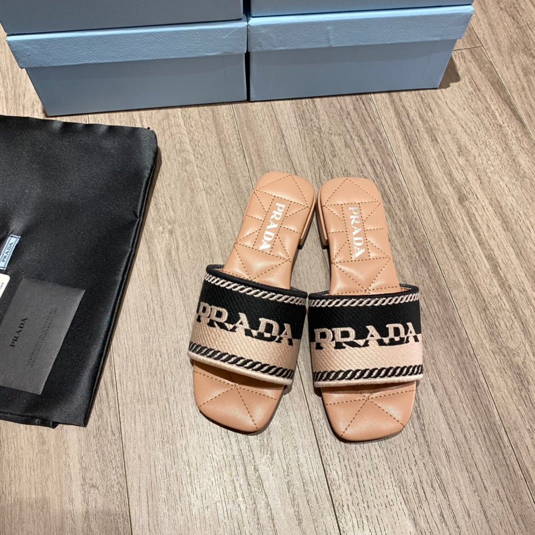 b8bd6bae.jpg b8bd6bae