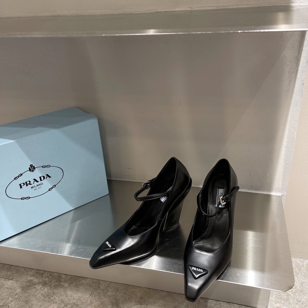 e9c2d502.jpg e9c2d502