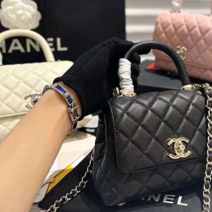 Chanel Coco系列包包尺寸解析与是否值得入手的全面评估 2 Chanel Coco With Top Handle Bag 4