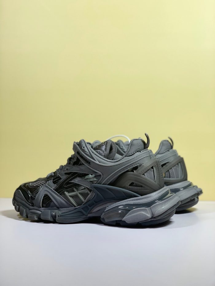 Balenciaga Track.2 男士灰色透明鞋底运动鞋