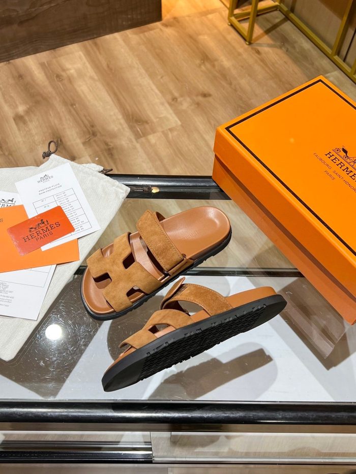 爱马仕 (Hermes) 女式 Chypre 凉鞋棕色，女鞋