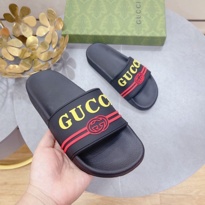 Gucci 女式徽标橡胶拖鞋黑红黄女式 522887