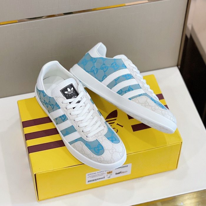 Gucci x Adidas 男士 GG Gazelle 运动鞋浅蓝色和白色 707848