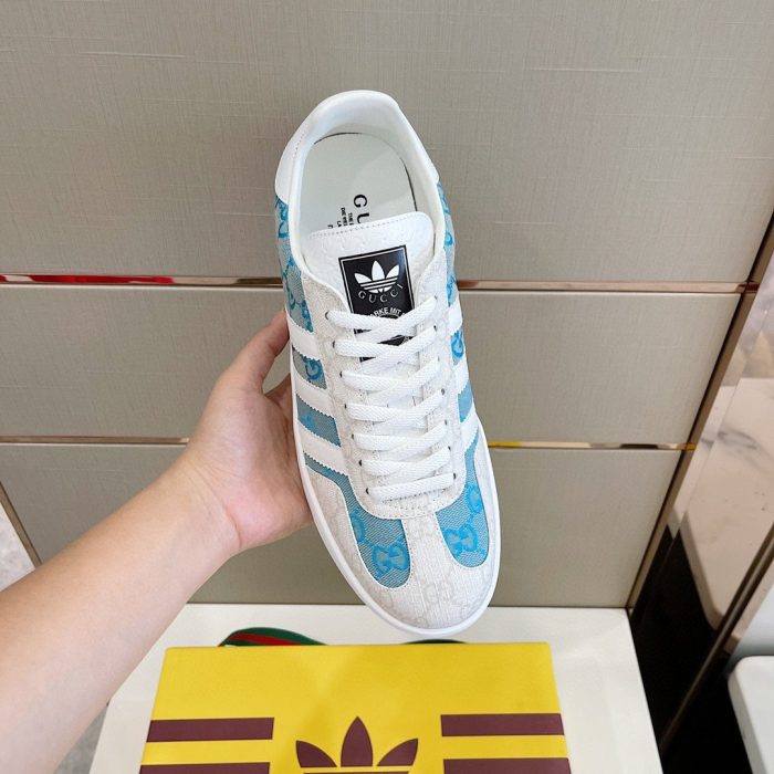 Gucci x Adidas 男士 GG Gazelle 运动鞋浅蓝色和白色 707848