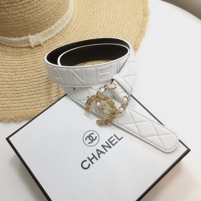 Chanel 双 C 扣绗缝腰带 白色带金色混合白色五金女士腰带