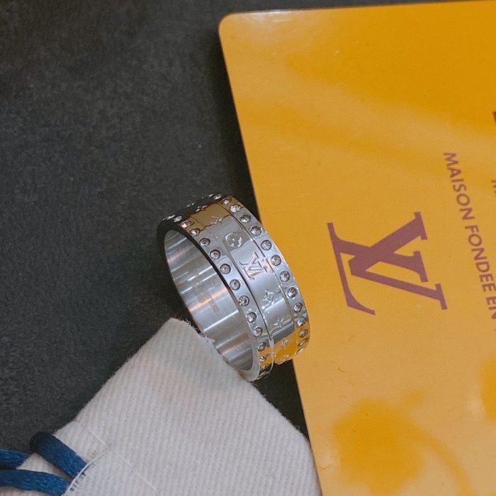 路易威登戒指