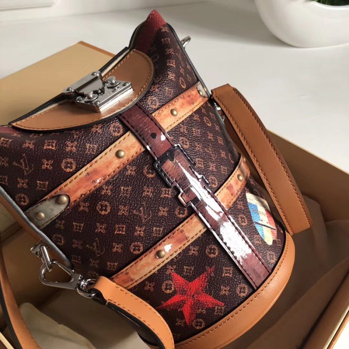 高仿LV2018秋冬系列女包 Monogram涂层帆布漆绘装饰