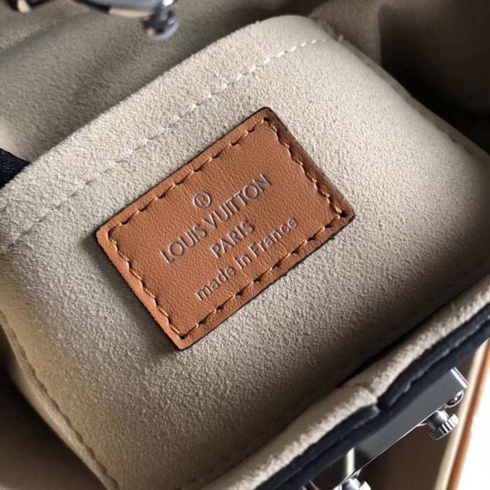 高仿LV2018秋冬系列女包 Monogram涂层帆布漆绘装饰