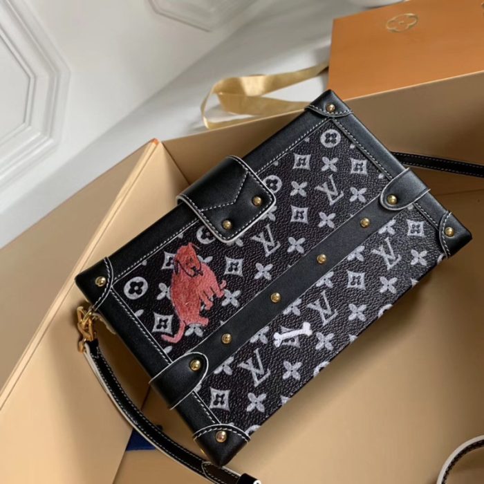 高仿LV2019猫犬图案新款女包 LV盒子包