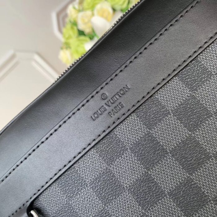 高仿LV TROCADERO N小号邮差包 LV男包 LV单肩斜挎包