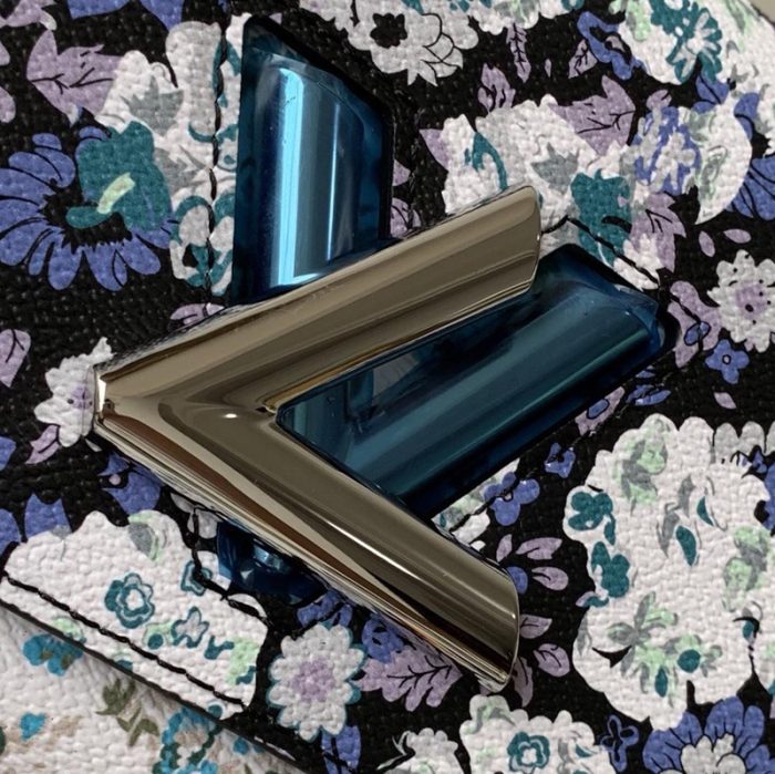 高仿LV TWIST 中号手袋 Nicolas Ghesquiere花卉女包 蓝色