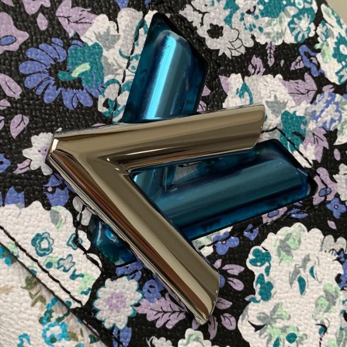 高仿LV TWIST 中号手袋 Nicolas Ghesquiere花卉女包 蓝色
