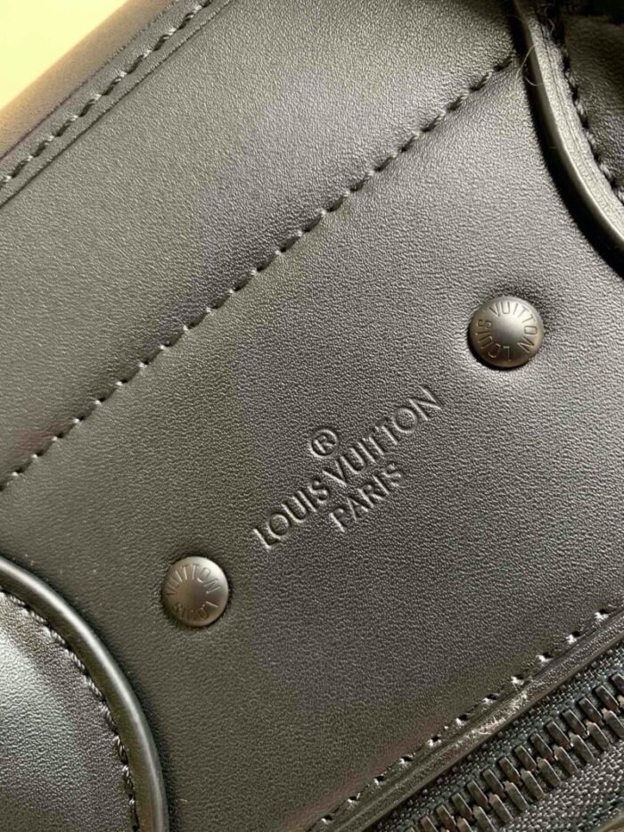 高仿LV STEA小号手袋 Taurillon 牛皮黑色