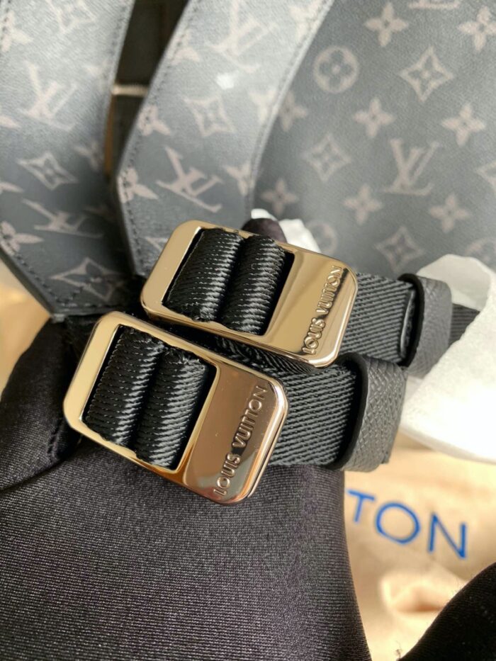高仿LV Taigara系列 OUTDOOR 双肩包 Taiga 牛皮背包 黑色