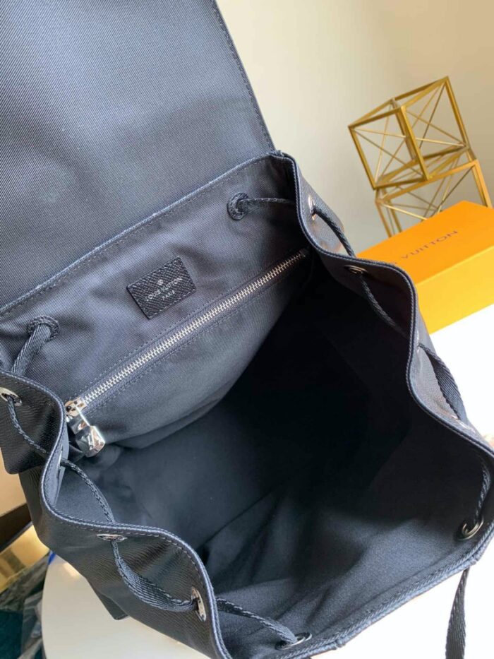 高仿LV Taigara系列 OUTDOOR 双肩包 Taiga 牛皮背包 黑色
