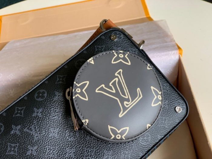 高仿LV VOLGA ON STRAP 手袋 2020秋冬系列Patchwork 拼贴相机包