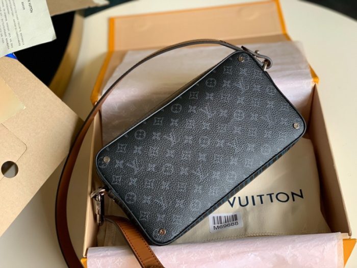 高仿LV VOLGA ON STRAP 手袋 2020秋冬系列Patchwork 拼贴相机包