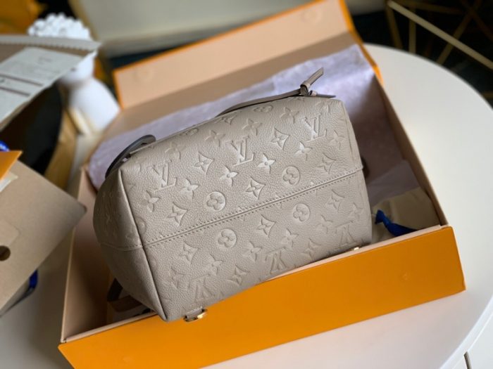 高仿LV 双肩包 E压纹皮革背包 灰色