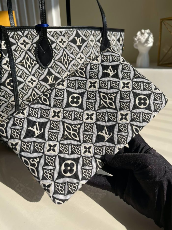 高仿LV NEVERFULL 中号手袋 1854系列妈咪包购物袋 灰色