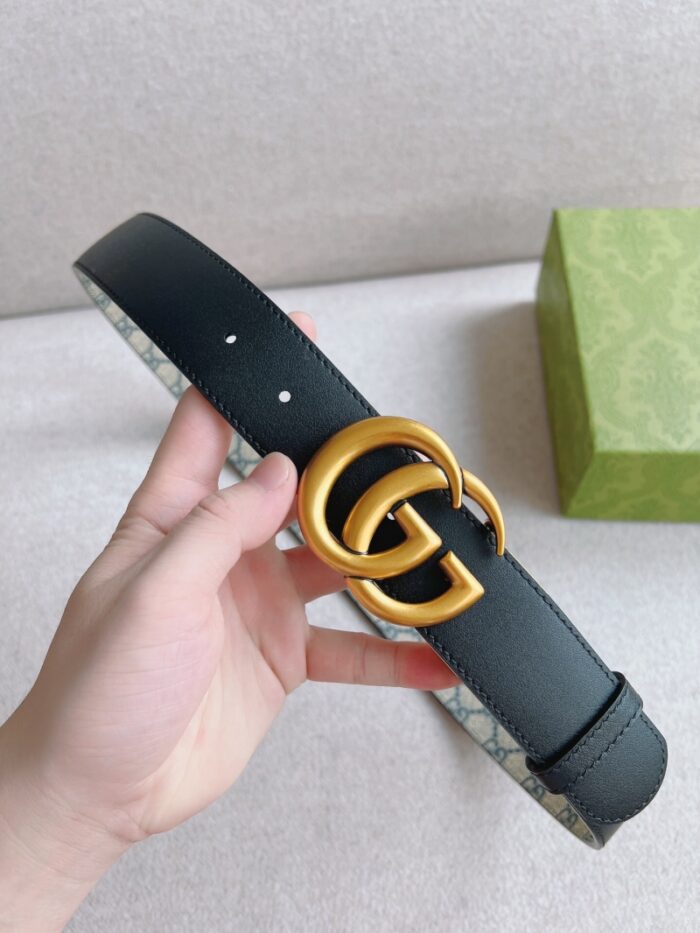 高仿GUCCI 双G带扣双面腰带 GG Supre金扣