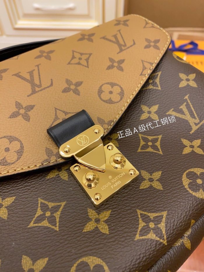 高仿LV Pochette 手袋 新版Reverse涂层老花邮差包