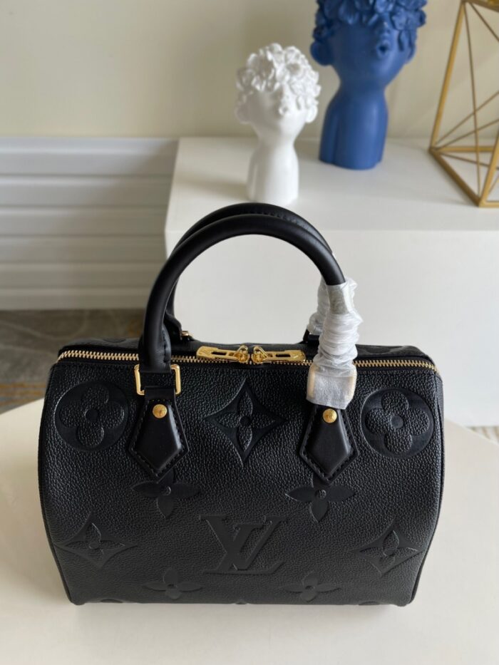 高仿LV SPEEDY BANDOULIERE 25 手袋 压纹软粒面牛皮革枕头包