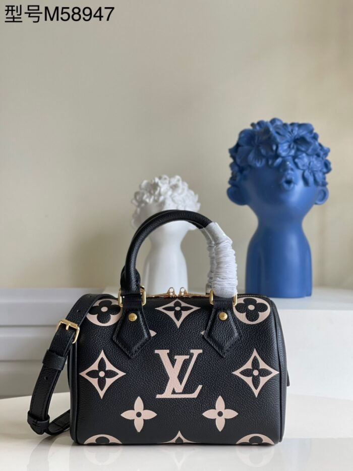 高仿LV SPEEDY BANDOULIERE 25 手袋 压纹粒面牛皮革枕头包