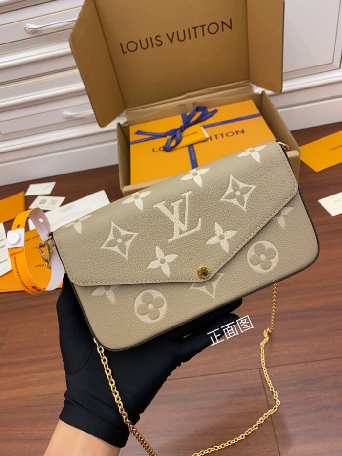 高仿LV FELICIE POCHETTE 手袋 牛皮压纹三合一链条包 LV三件套 灰色