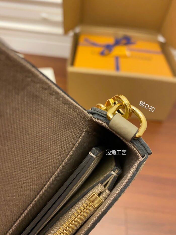 高仿LV FELICIE POCHETTE 手袋 牛皮压纹三合一链条包 LV三件套 灰色