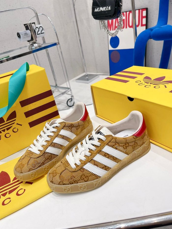 Gucci x Adidas 女式瞪羚运动鞋米色 GG 707868 UWV20 7162