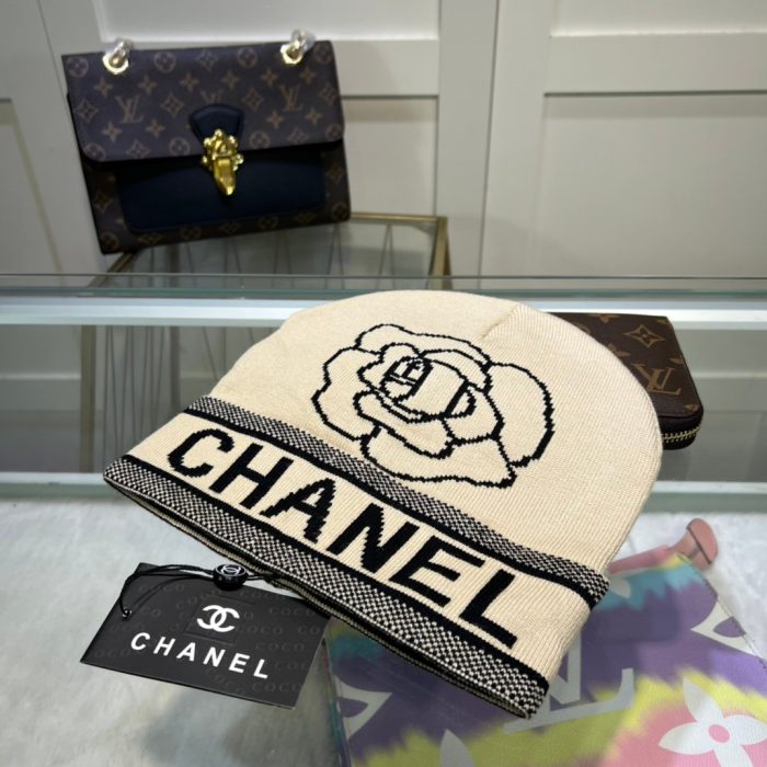 Chanel 米色无檐便帽