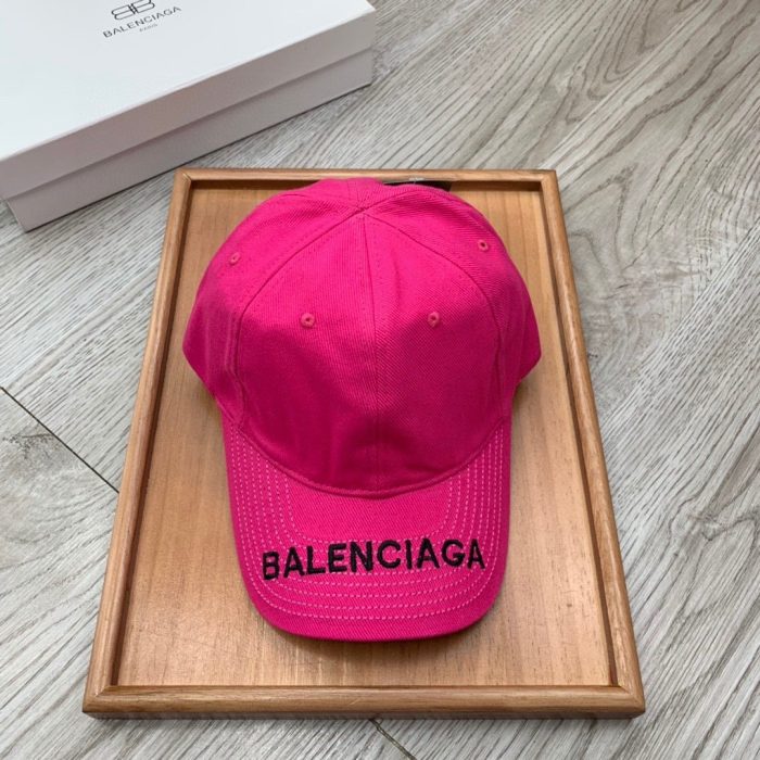 Balenciaga 粉色徽标遮阳帽