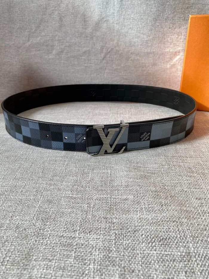 高仿Louis Vuitton 首字母双面 LV 腰带 Damier Graphite Giant Blue LV 女士腰带