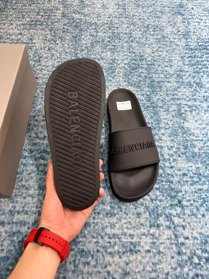 Balenciaga 男士泳池拖鞋黑色