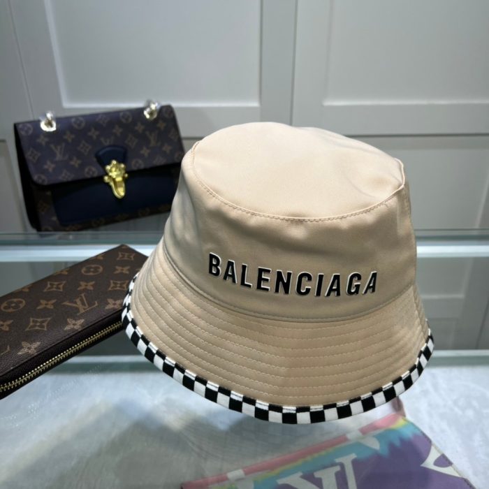 Balenciage 渔夫帽 奶油色帽子