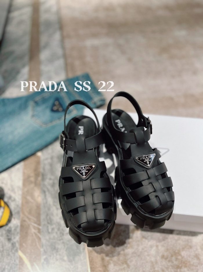 Prada 女式泡沫橡胶凉鞋黑色 2.2 英寸/55 毫米 PRD 1X853M_3LKK_F0002_F_055