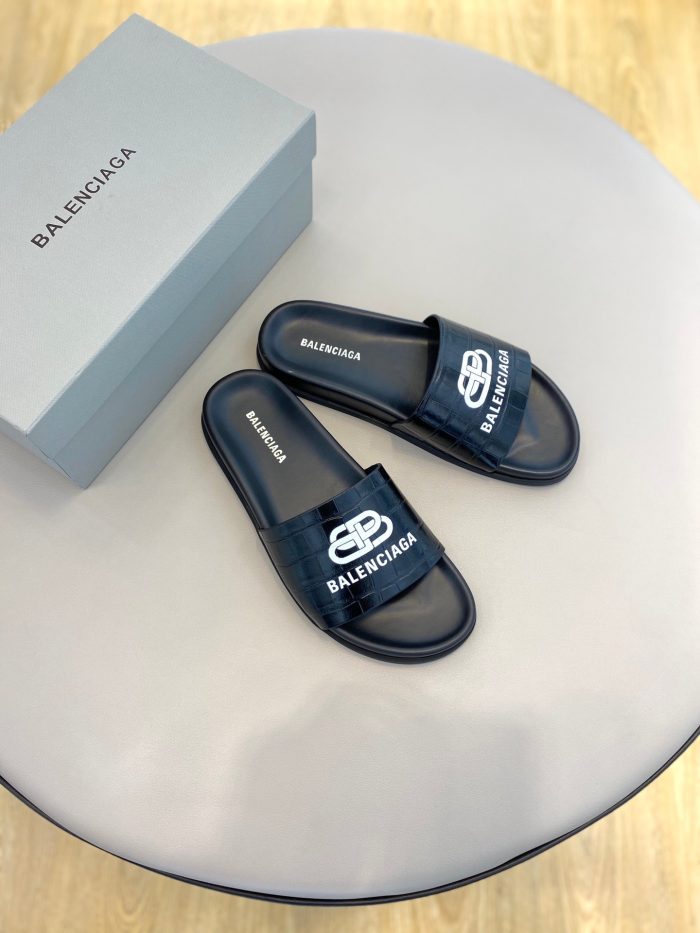 Balenciaga 女式泳池拖鞋黑色