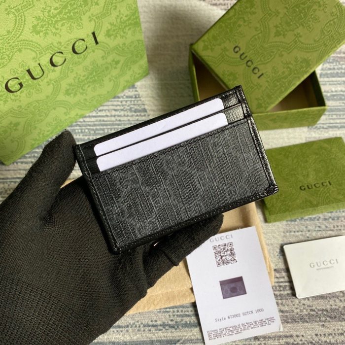 Gucci 男士卡包带互扣式 G 黑色 4 英寸/10 厘米 GG 673002 92TCN 1000