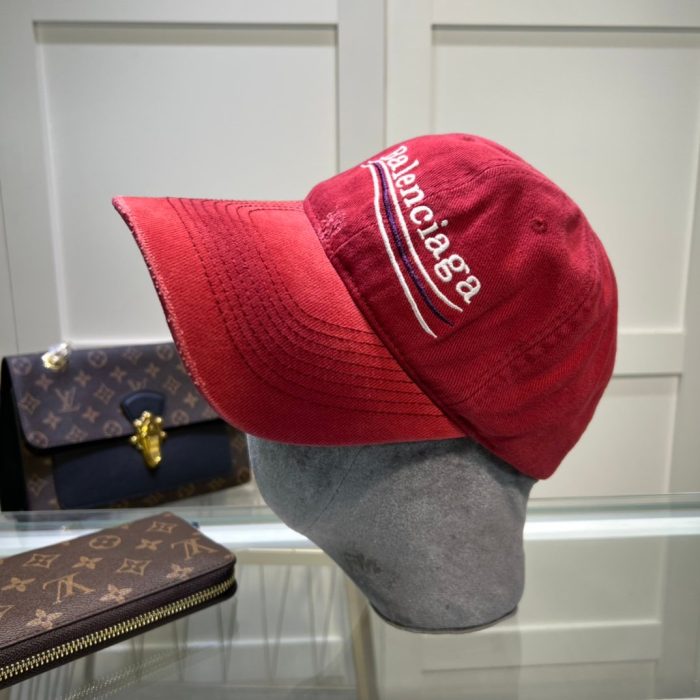 Balenciage 政治活动取消 Red Cap