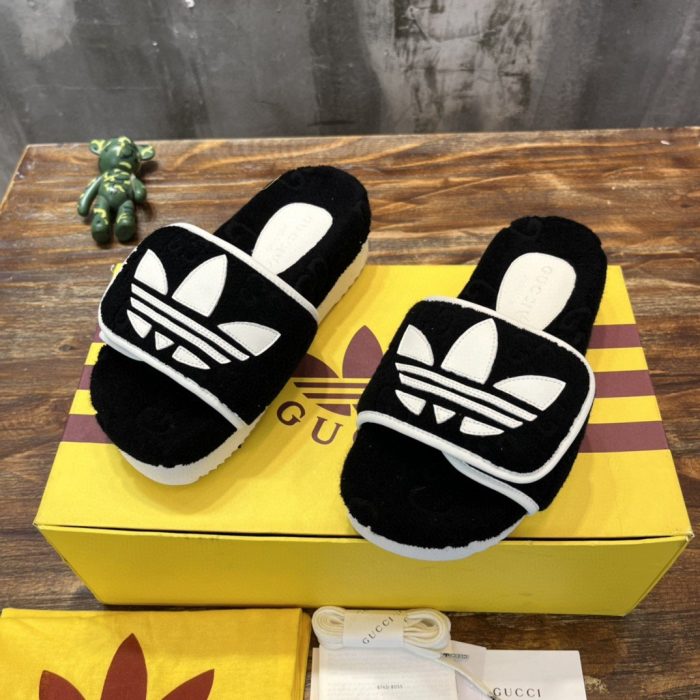 Gucci x Adidas 男士厚底 GG 凉鞋黑色 702412