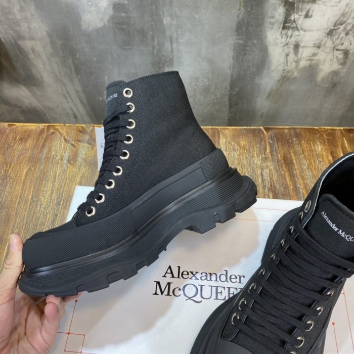 复刻Alexander McQueen 女式 Tread Slick 靴子棉质黑色 604254W4MV21000